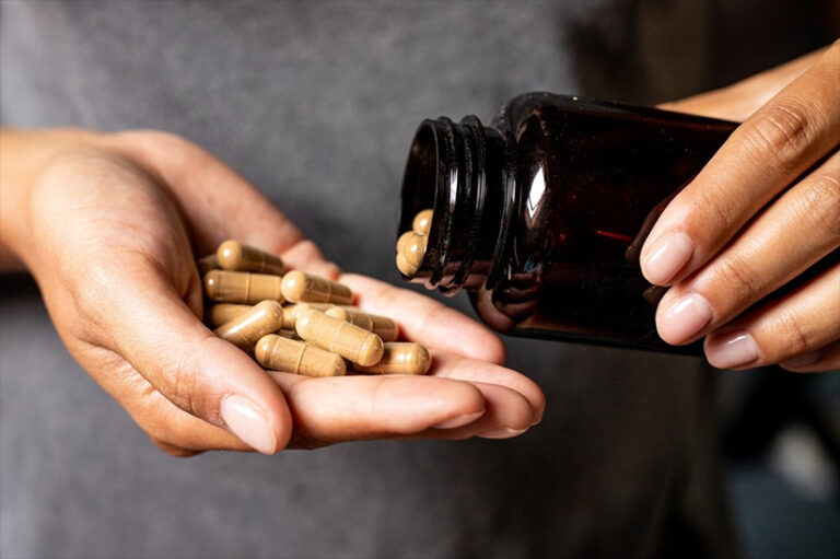 Ashwagandha: Un adaptogen puternic pentru sănătatea masculină