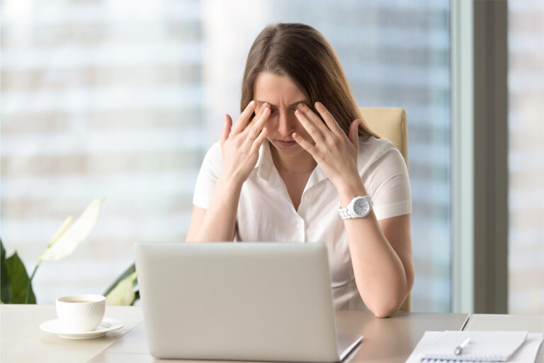 Oboseala oculară: Remedii și soluții pentru ochi odihniți