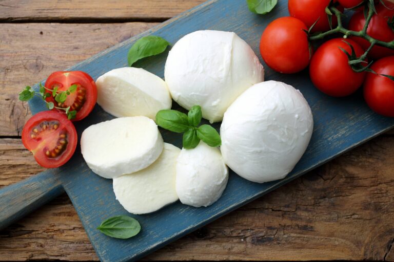 9 beneficii cremoase ale brânzei Mozzarella pentru sănătatea ta