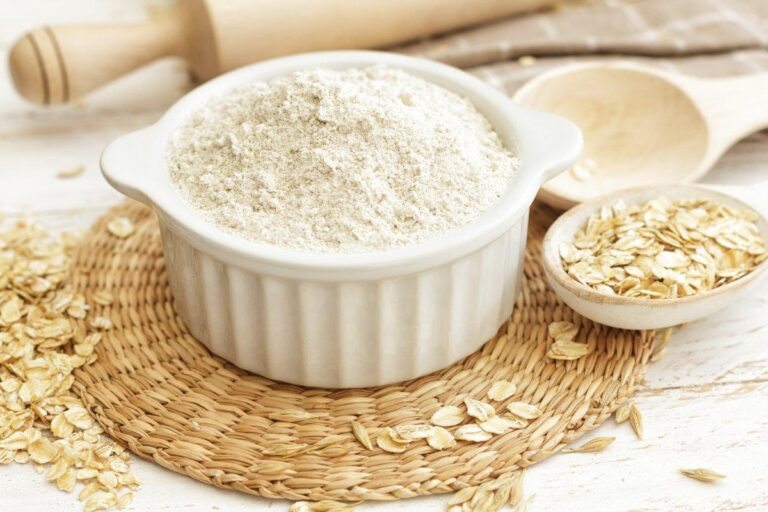 Făina de ovăz: Super-alimentul din bucătăria ta! Beneficii, proprietăți și utilizări ingenioase