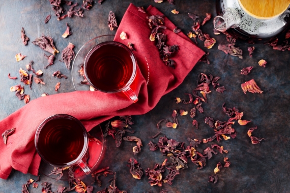 Ceaiul de hibiscus: „Băutura Faraonilor” care îți protejează inima